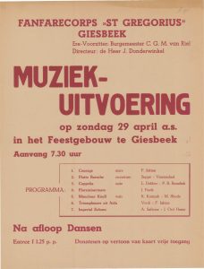 A195/A228 Fanfarecorps St. Gregorius, Giesbeek Muziekuitvoering, na afloop dansen Zondag 29 april Feestgebouw, Giesbeek